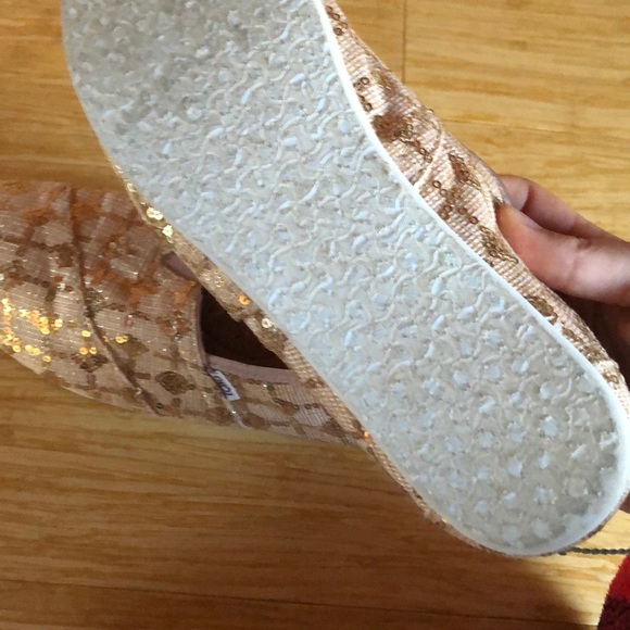 toms canvas loafers; size 8.5 - Picture 5 of 7